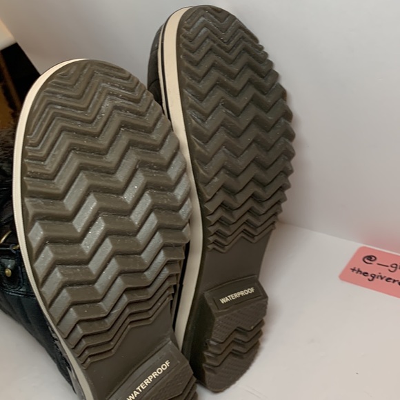 LMT ED 8.5 Joan Of Arctic Black Ostrich Fur Lined Winter Boots (Gold Hardware) - Picture 12 of 16